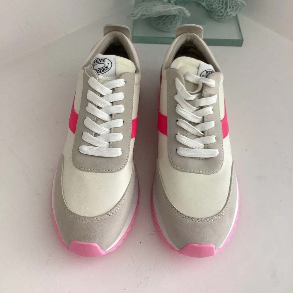 ~HOST PICK~NEW STEVE MADDEN NEUTRAL AND PINK SNEAKERS SHOES Sz 8